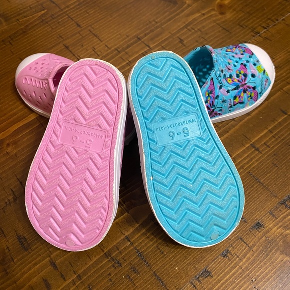 *Brand New* Toddler EVO shoes *2 pairs*  size 5-6 - Picture 2 of 2